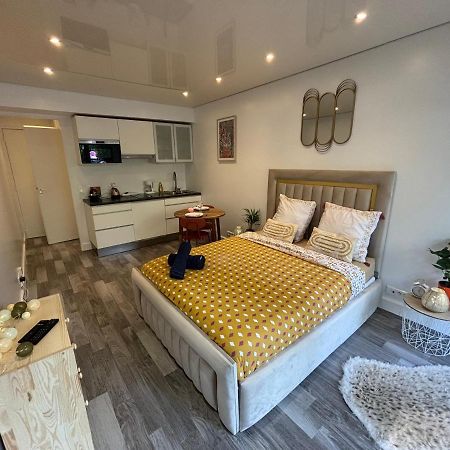 Apartmán Ecrin De Verdure Au Chesnay Et Parking Gratuit Le Chesnay  Exteriér fotografie